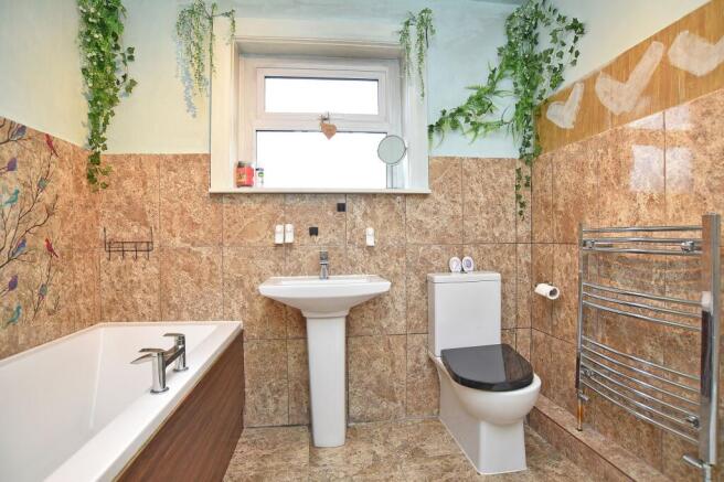 4 bed Town House for sale Image 8