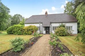 Lowfields Cottage, London Road, Hartley Wintney, Hook RG27 8HY