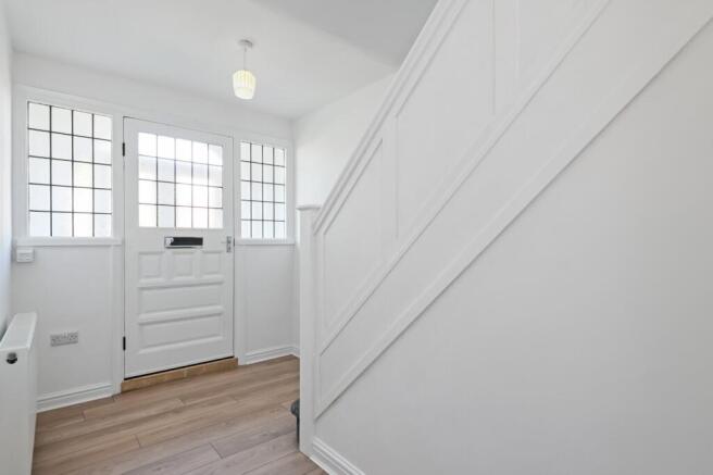 5 bed Detached to rent Image 12