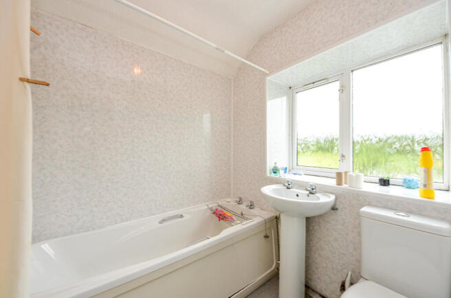Bathroom T202409130947.jpg