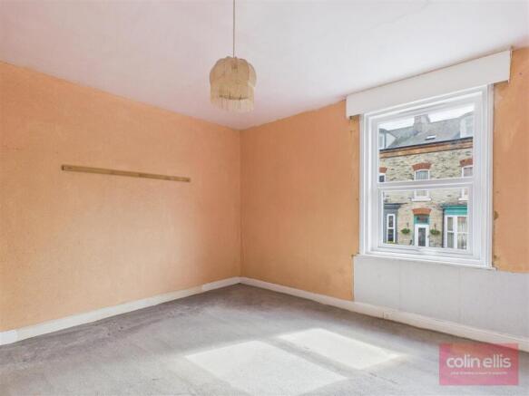 4 bed Terraced for sale Image 9