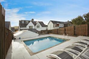 90, The Uplands, Rogerstone, Newport NP10 9FE