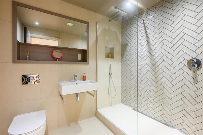 2 bed Apartment for sale Image 6