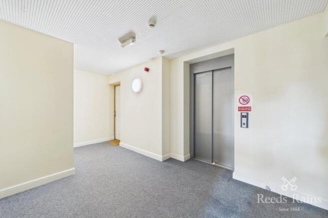 2 bed Apartment for sale Image 12
