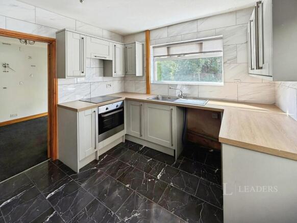 3 bed Semi-Detached to rent Image 5