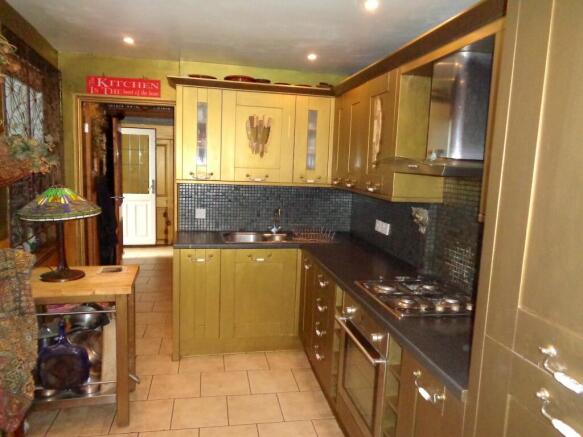 2 bed Flat for sale Image 4