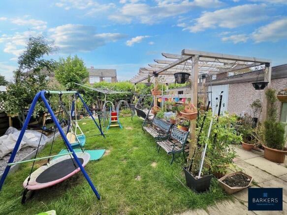 4 bed Semi-Detached for sale Image 11