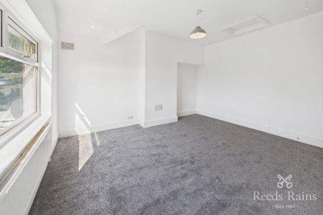 2 bed End of Terrace to rent Image 9