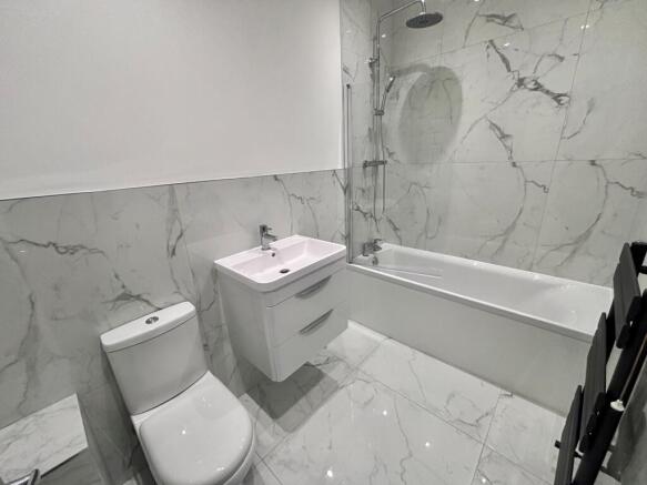 2 bed Terraced to rent Image 7