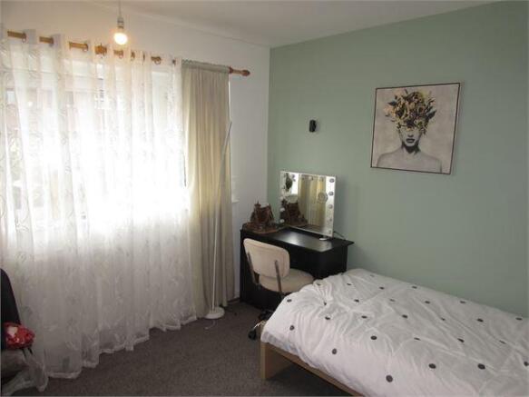 3 bed Terraced for sale Image 7