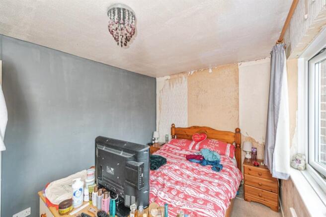 2 bed Semi-Detached for sale Image 11