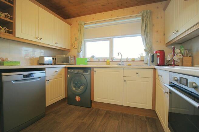 2 bed Bungalow for sale Image 5