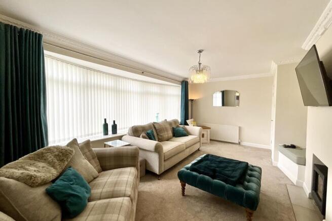 4 bed Semi-Detached for sale Image 4
