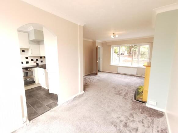 3 bed Terraced to rent Image 5