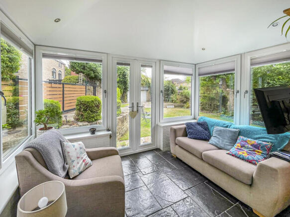4 bed Detached for sale Image 7