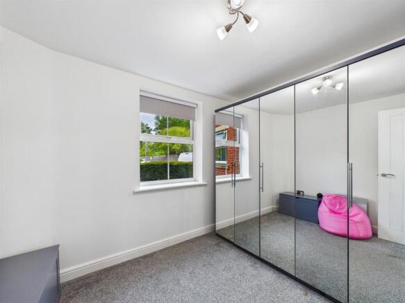 2 bed Apartment for sale Image 7