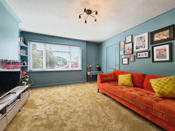4 bed Semi-Detached for sale Image 5