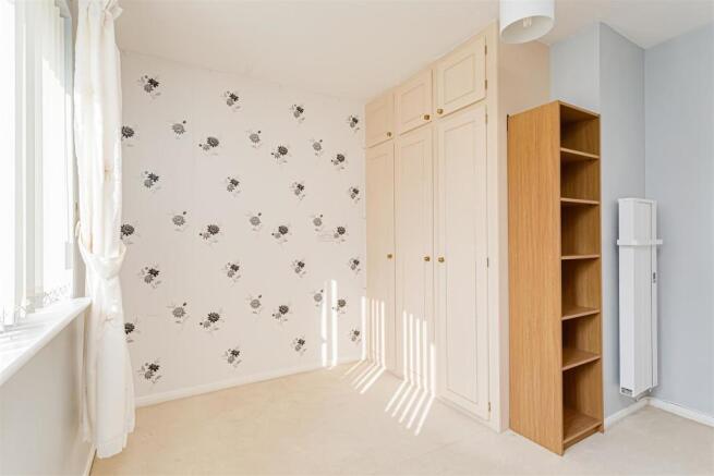 flat-derby-close-epsom-downs-112.jpg