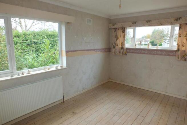 Bedroom 1.JPG