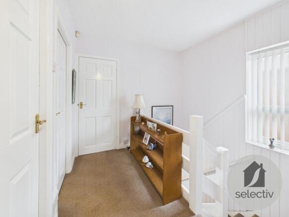 4 bed Semi-Detached for sale Image 8