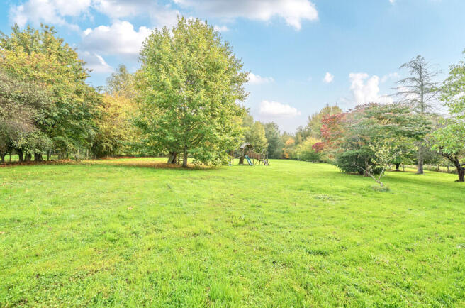 1370701-6-68f6054...