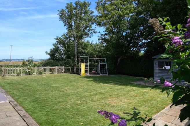 Tudor Avenue, Dymchurch, Kent, TN29 photo 4