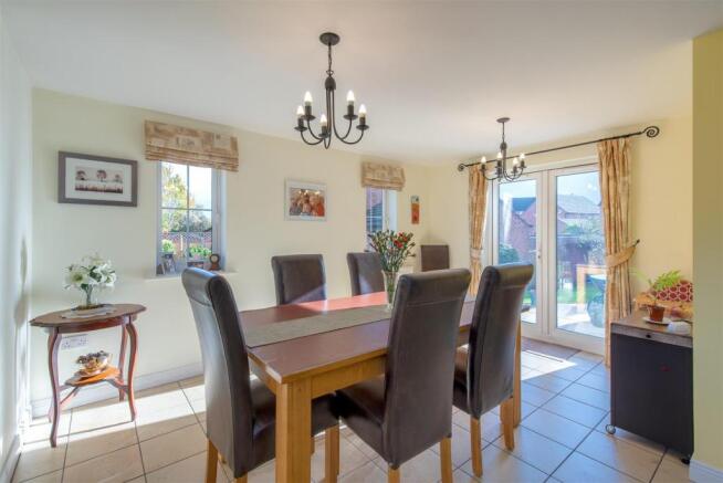 Living/Dining Area