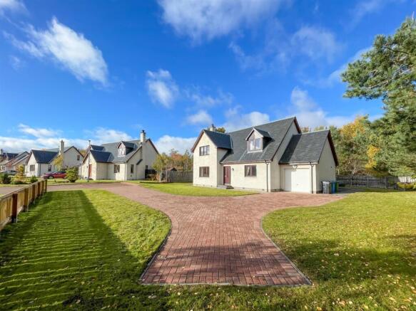 Front Garden, Driveway & Parking