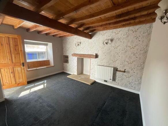 2 bed Terraced to rent Image 4
