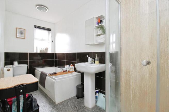 2 bed Terraced for sale Image 8