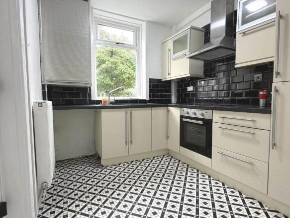 2 bed Terraced for sale Image 5