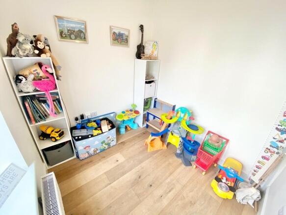 Photo 11