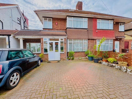 Crosslands Avenue, Southall, UB2