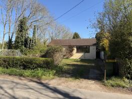 Hillsview, Station Road, Norwich NR15 1RJ