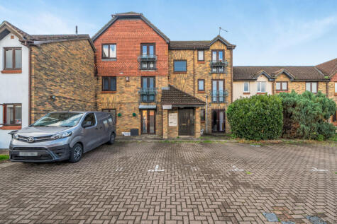 Castilian Mews, Shaw, Swindon, SN5
