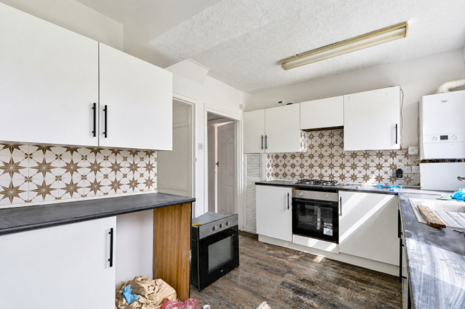 3 bed Semi-Detached to rent Image 7