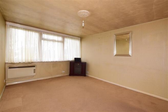 Lounge/Dining Area