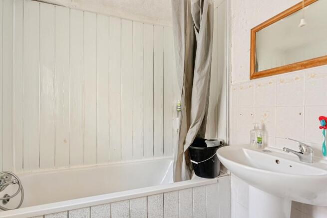 3 bed Semi-Detached for sale Image 11