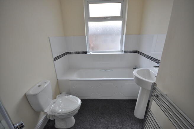 FAMILY BATHROOM
