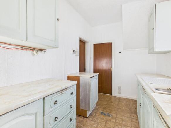 CAM03729G0-PR0171-STILL020