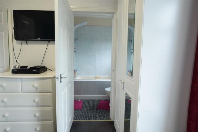 En- suite / Bedroom 1