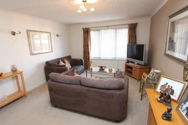 LOUNG/4TH BEDROOM