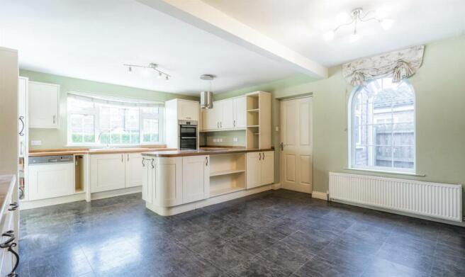 Daveen Kitchen 2.jpg