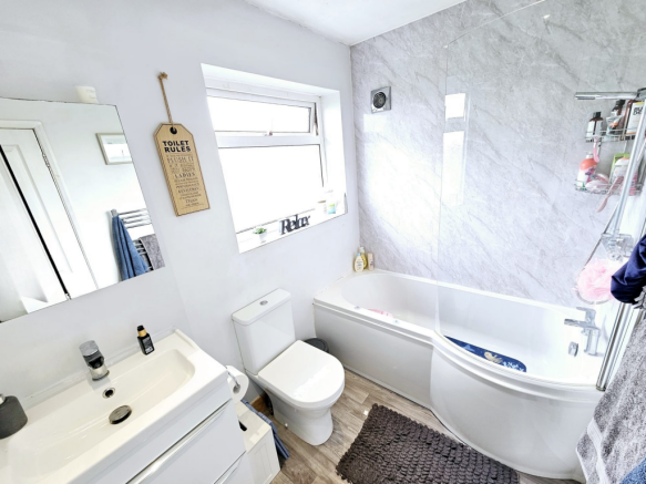 3 bed Semi-Detached for sale Image 10