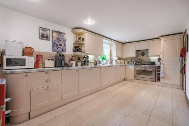 5 bed Barn Conversion for sale Image 2