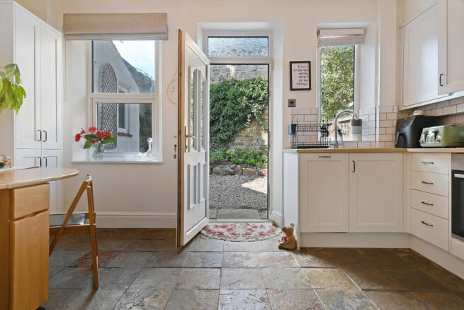 2 bed End of Terrace for sale Image 7