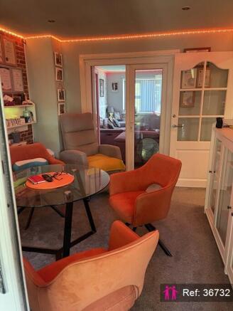 4 bed Semi-Detached for sale Image 7