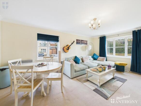 CAM03852G0-PR0209-STILL002