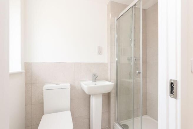 5 bed Detached for sale Image 7