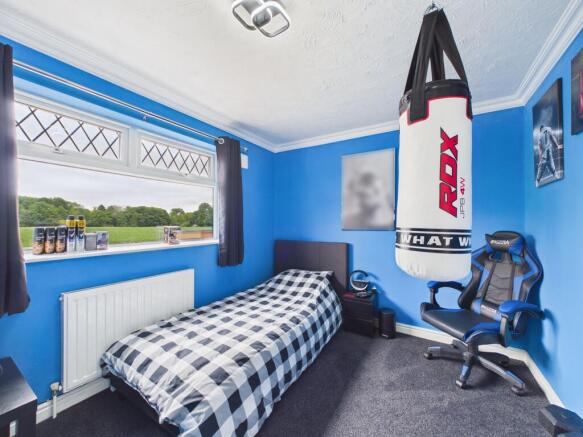 3 bed Terraced for sale Image 12
